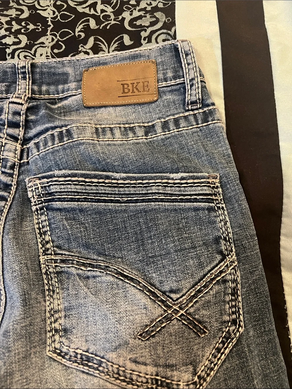 BKE ALEC Women's Faded Blue Straight Leg Jeans
